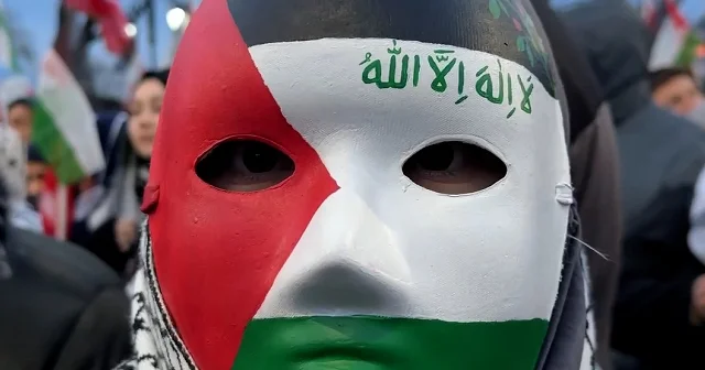 Galata Köprüsü’nden dünyaya vicdan çağrısı: Zulme karşı omuz omuza VİDEO İZLE