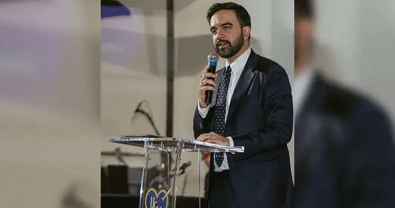 Zohran Mamdani Kur’an ı Kerim e el basarak göreve başladı