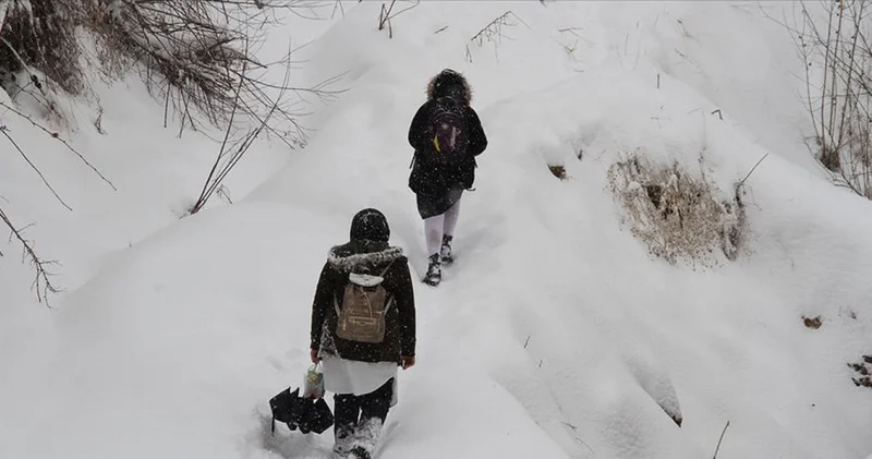 YARIN ANKARA OKULLAR TATİL Mİ? 2 Ocak Cuma Ankara da okullar tatil mi, ders işlenecek mi? Ankara Valiliği kar tatili açıklaması yaptı mı?