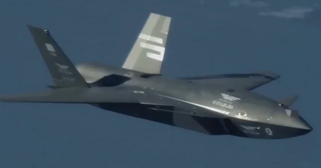KIZILELMA insansız jetin ötesine geçiyor: KARAT ile gelişmiş bir avcı uçağı dönemi VİDEO İZLE