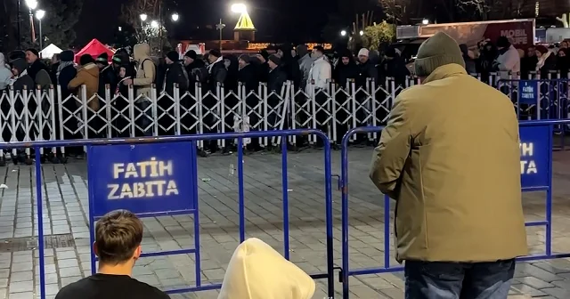 Filistin sevdalıları Galata yürüyüşünde camilere sığmadı VİDEO İZLE