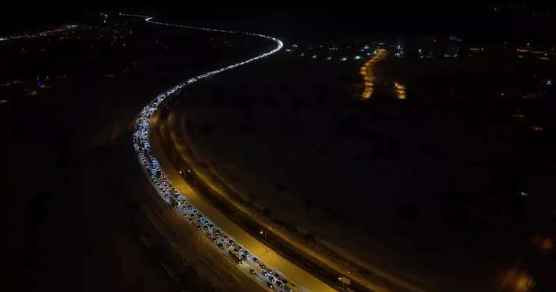 TEM Otoyolu’nun Bolu geçişi 7 saat sonra ulaşıma açıldı