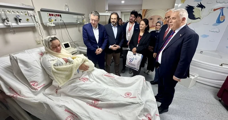 Trabzon’da 2026’nın ilk bebeği suda doğumla geldi Sözcü Gazetesi