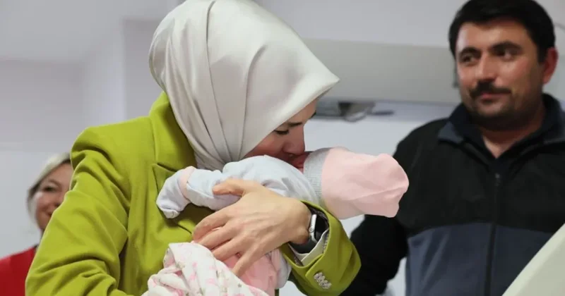 Yeni yılın ilk bebekleri dünyaya geldi