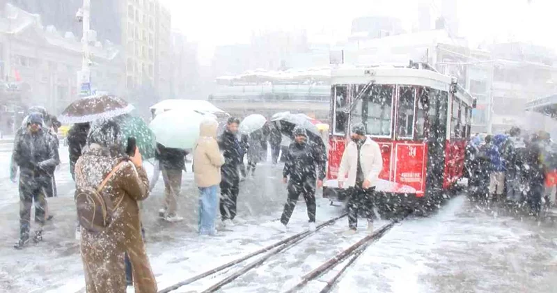 Taksim bembeyaz oldu!