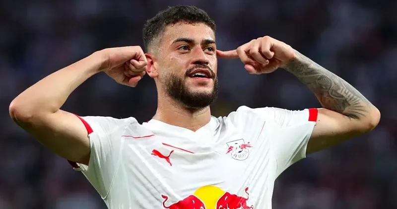 Süper Lig in eski yıldızı Fenerbahçe formasıyla paylaşım yaptı: Gündem oldu