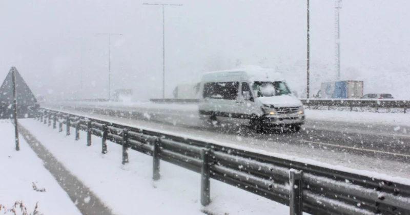 İstanbul un Şile, Beykoz, Kağıthane, Sarıyer ve Beşiktaş ilçelerinde kar tatili Son dakika haberleri