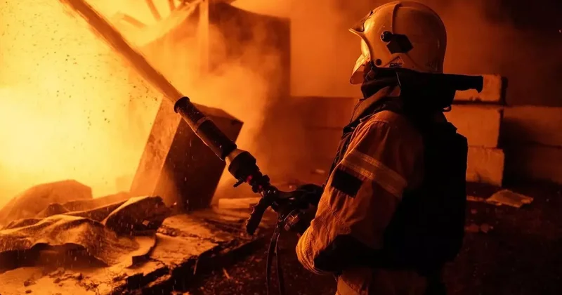 Ukrayna da yılbaşı cehennemi: 24 ölü, 50 den fazla yaralı! Ruslar İHA larla saldırdı