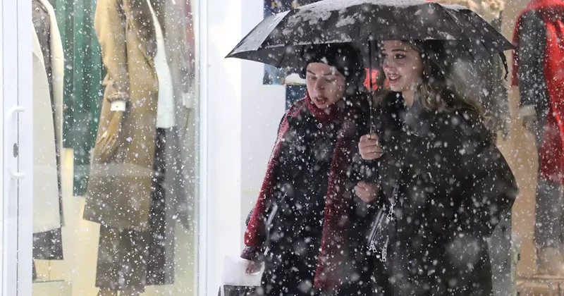 Kar, fırtına, çığ… Türkiye buz kesiyor ama İstanbul’da sürpriz var! 63 il için alarm verildi