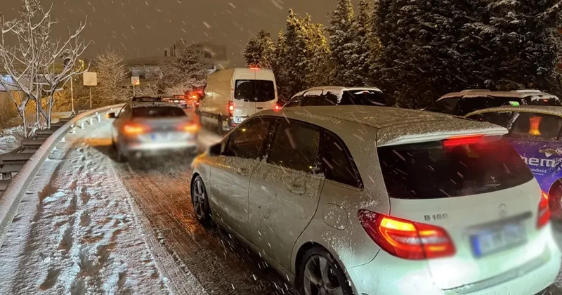 Yıllar sonra bir ilk! İstanbul yeni yıla karla girdi