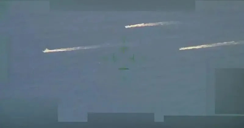 ABD, uyuşturucu taşıdığı iddiasıyla konvoy halindeki üç tekneyi vurdu: 3 ölü