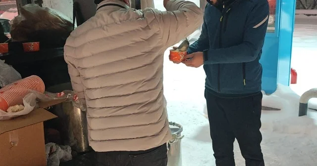 Diyarbakır da karda mahsur kalanlara sıcak çorba desteği Diyarbakır Haberleri