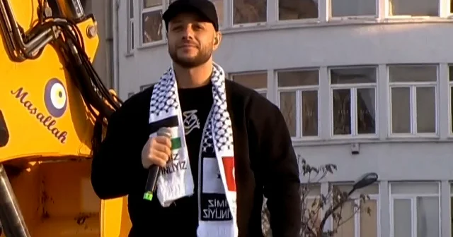 Ünlü şarkıcı Maher Zain Galata yürüyüşünde ‘Özgür Filistin’ şarkısını seslendirdi VİDEO İZLE
