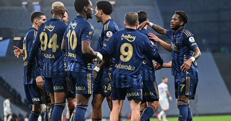 Fenerbahçe nin şampiyonluk özlemi bu yıl biter mi?