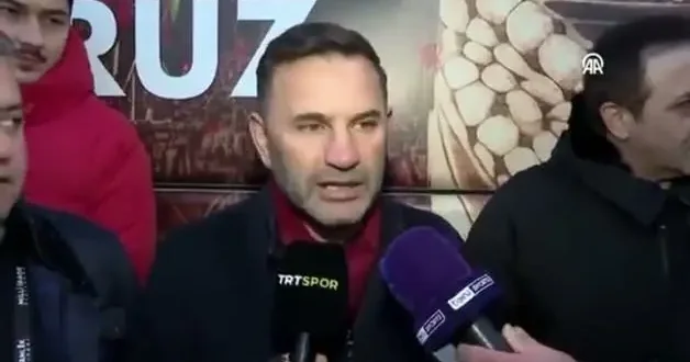 Galatasaray teknik direktörü Okan Buruk tan Filistin e destek: Galata da yürüyüşe katıldı