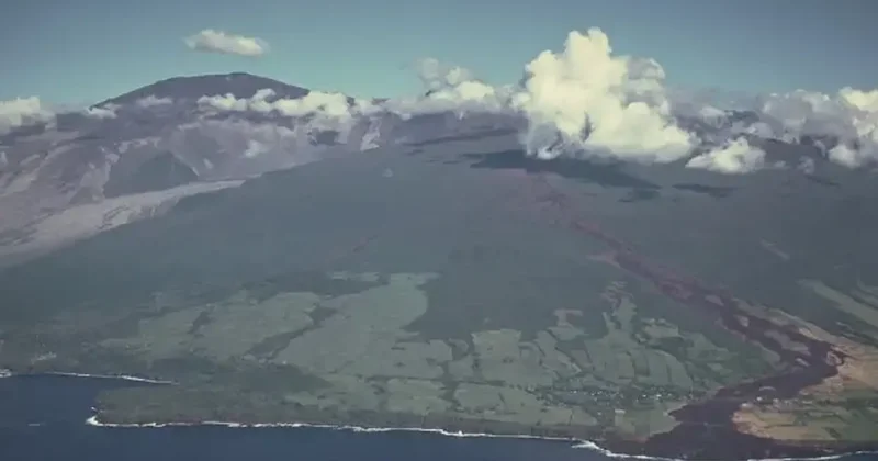 Fransa da alarm seviyesi yükseltildi! Dünyanın en aktif yanardağı harekete geçti