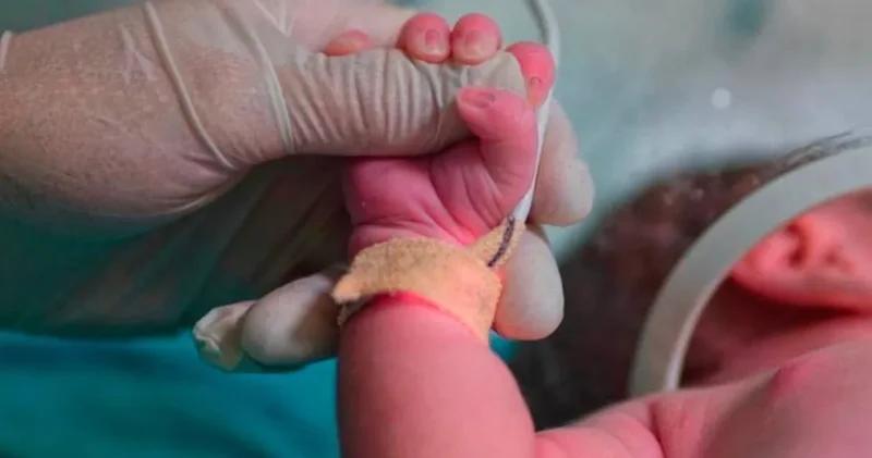 Kan donduran iddia: İstanbul un göbeğinde iki aylık bebek açlıktan can verdi