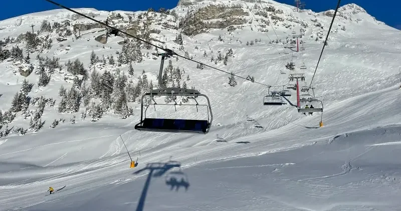 Dünyaca ünlü kayak merkezinde patlama: 40 ı aşkın ölü 100 ü aşkın yaralı var Dünya Haberleri