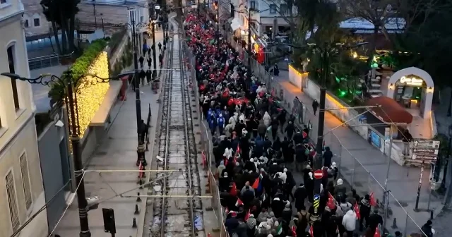 İstanbul Filistin e destek için Ayasofya dan Gazze ye aktı VİDEO İZLE
