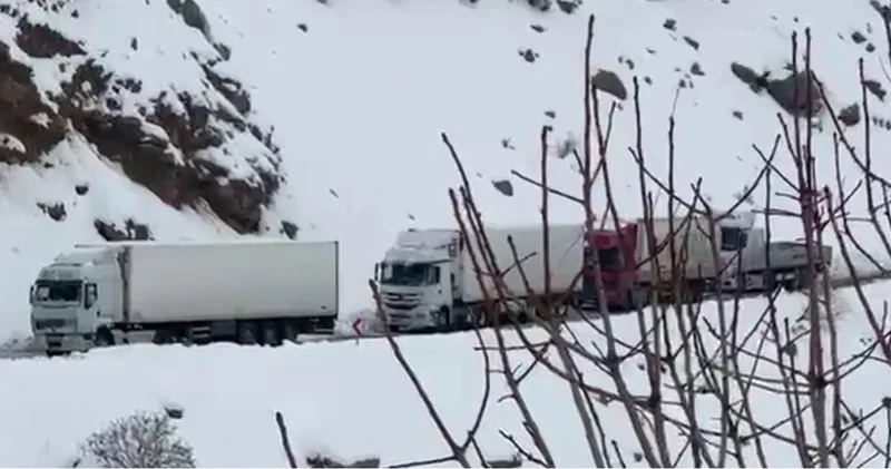Çok sayıda TIR mahsur kaldı! Son dakika haberleri