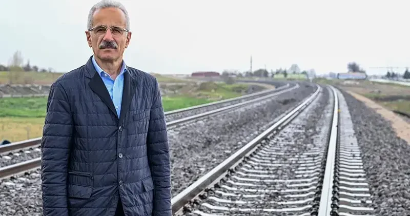 Bakan Uraloğlu: Başkentray banliyö hattını 12 kilometre uzatıyoruz
