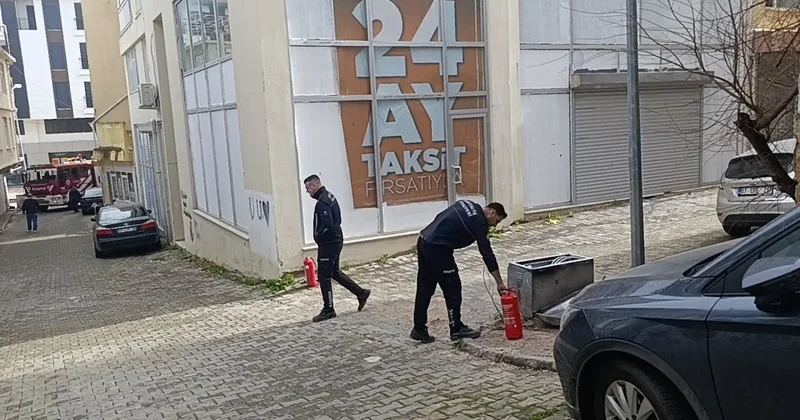 İtfaiyeye park engeli: İtfaiye erleri yangına tüplerle koşarak müdahale etti