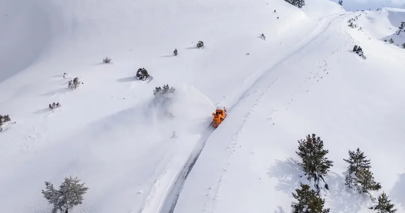 Kar kalınlığı 1 metreye ulaştı! Yozgat taki Nalbant Geçidi dronla görüntülendi