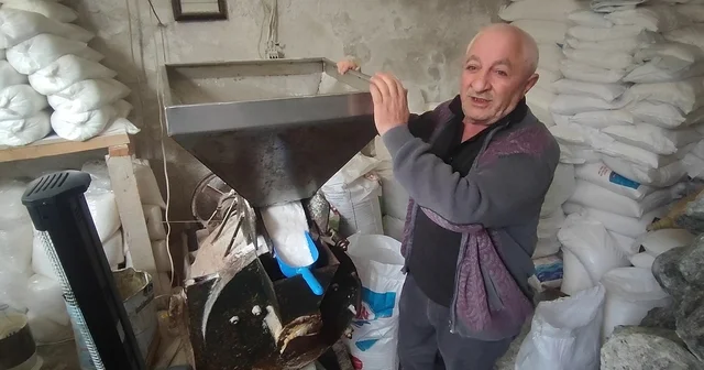 Dede mesleğini icra ediyor, teknolojiye direniyor Yozgat Haberleri