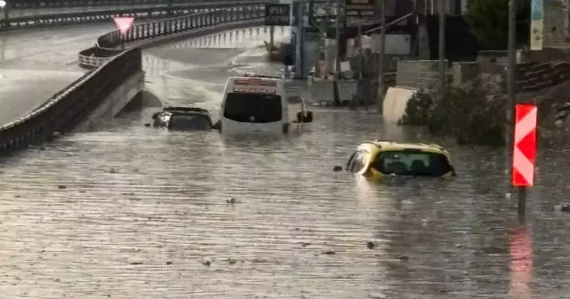 Turizm beldesi yağmura teslim oldu
