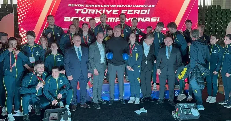 Fenerbahçe Kulübü Başkanı Sadettin Saran, Türkiye Boks Şampiyonası nı takip etti