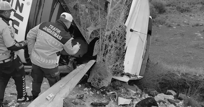 Antalya da yolcu otobüsü devrildi: Spor camiasından başsağlığı mesajı Spor Haberleri