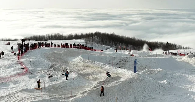 Rize de adrenalin sis deniziyle buluştu, ortaya görsel şölen çıktı SNX Türkiye Dünya Kar Motosikleti Şampiyonası sona erdi Rize Haberleri