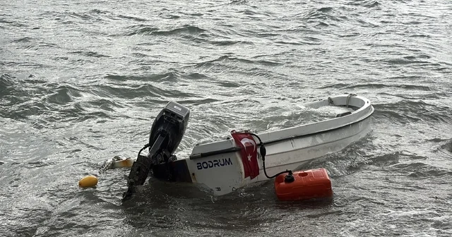 Bodrum da fırtına; tekneler karaya oturdu, feribot seferi iptal edildi Muğla Haberleri