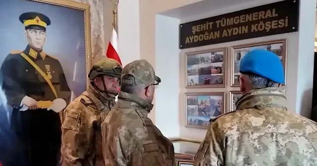 Kara Kuvvetleri Komutanı Orgeneral Tokel 1’inci Komando Tugayı’nı ziyaret etti VİDEO İZLE