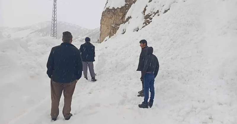 Şirvan’da yolda kalan araçlar kurtarıldı