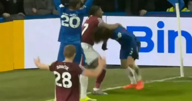 Adama Traore kontrolü kaybetti: Güreşçiymiş gibi Cucurella yı yere çarptı