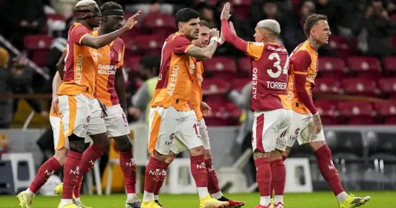 Aslan zirveyi bırakmıyor! Evinde rahat kazandı