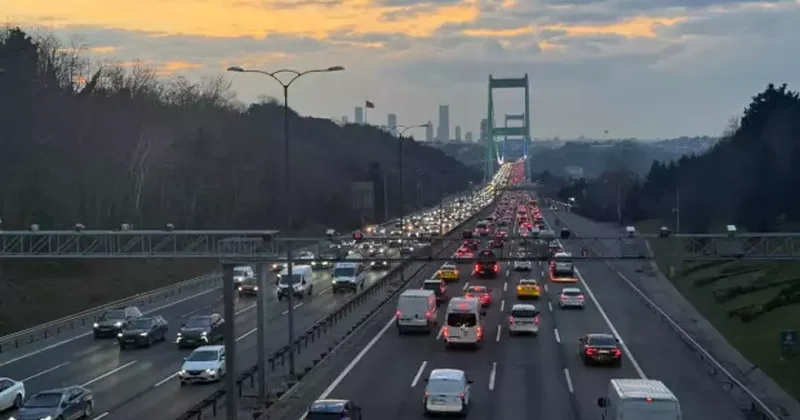 İstanbul trafiğinde rekor: Yüzde 89 u gördü! Ara tatil bile çare olmadı