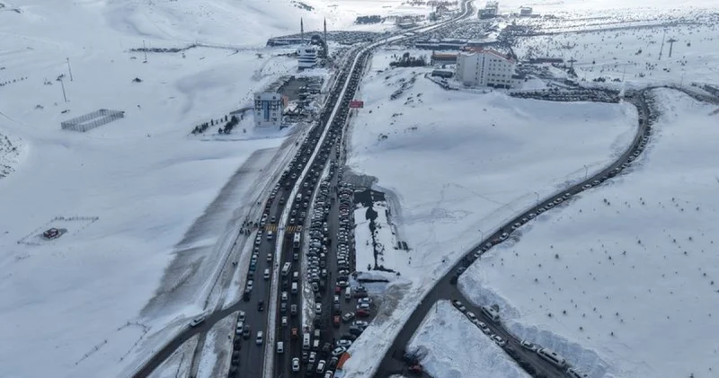 Erciyes trafiği! Görüntüler şaşkına çevirdi! Son dakika haberleri