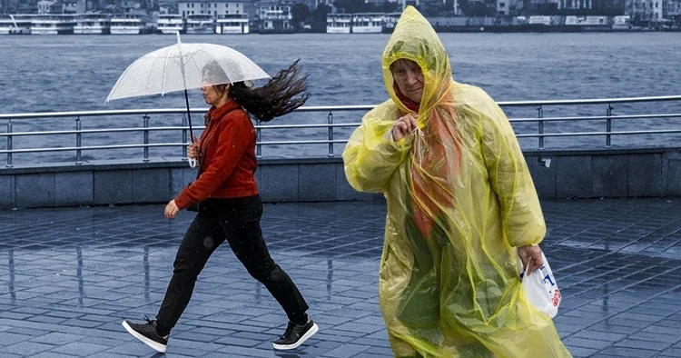 Bu illerde yaşayanlar dikkat: Meteoroloji den kritik uyarı geldi AKOM, İstanbul için saat verdi