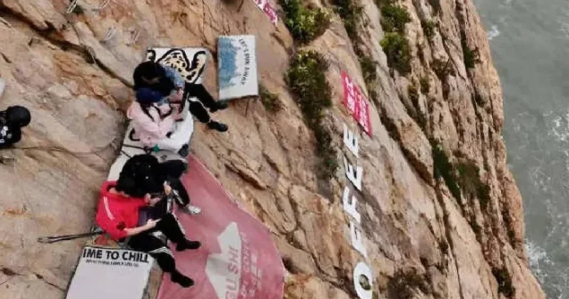 Dünyanın en tehlikeli kafesi: Tam 60 metre yükseklikte asılı duruyor Sözcü Gazetesi