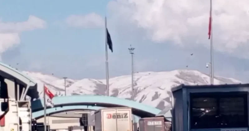 İran sınırındaki Esendere Sınır Kapısı nda geçişlere kısıtlama getirildi