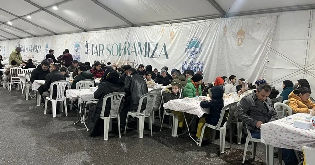 Büyükşehirin iftar sofraları gönüllere dokunuyor Kayseri Haberleri