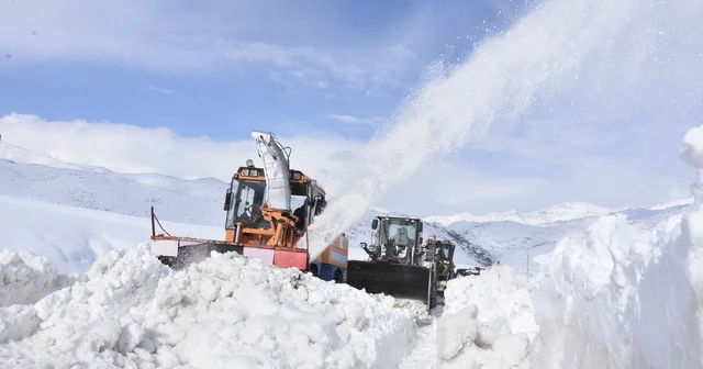 Bitlis te bu kış, 20 bin kilometrelik yol açma çalışması gerçekleştirildi Bitlis Haberleri