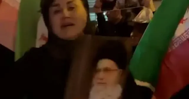 Hamaney in ölüm haberini alan İranlılar meydanlara indi VİDEO İZLE