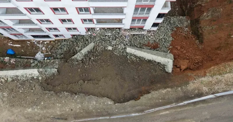 Trabzon’da istinat duvarı çöktü, 9 katlı bina zarar gördü