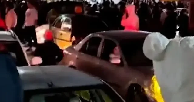 Rejim karşıtlarından Hamaney in ölümü sonrası sevinç çığlıkları VİDEO İZLE