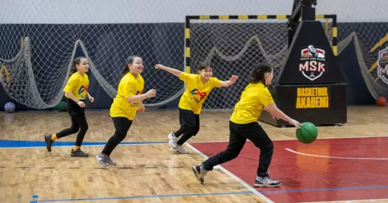 Her şeyi 4 le çarpıyorlar: Dördüzler basketbolda büyük gelişim gösteriyor