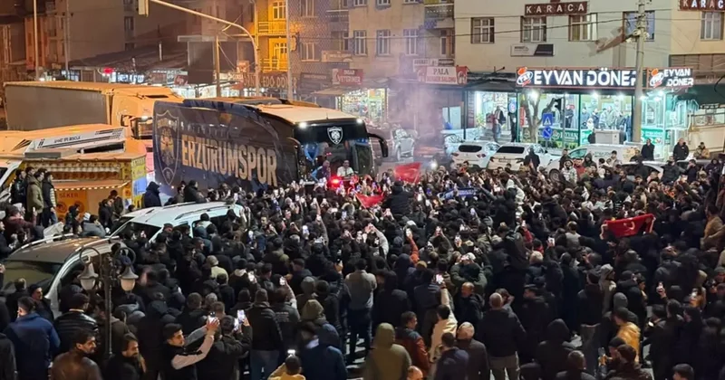 Gözünü Süper Lig e diken lider Erzurumspor FK, kentte şampiyonlar gibi karşılandı
