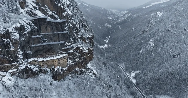 Sümela Manastırı beyaza, Altındere Vadisi sessizliğe büründü Trabzon Haberleri